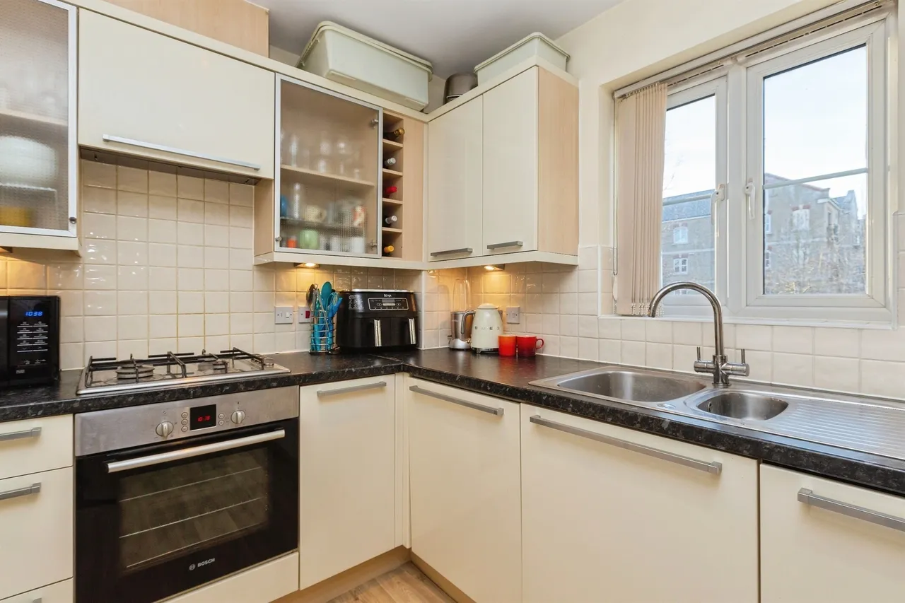 Coxhill Way, Aylesbury, HP21, photo 4