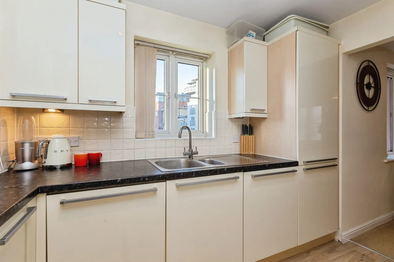 Coxhill Way, Aylesbury, HP21, photo 3