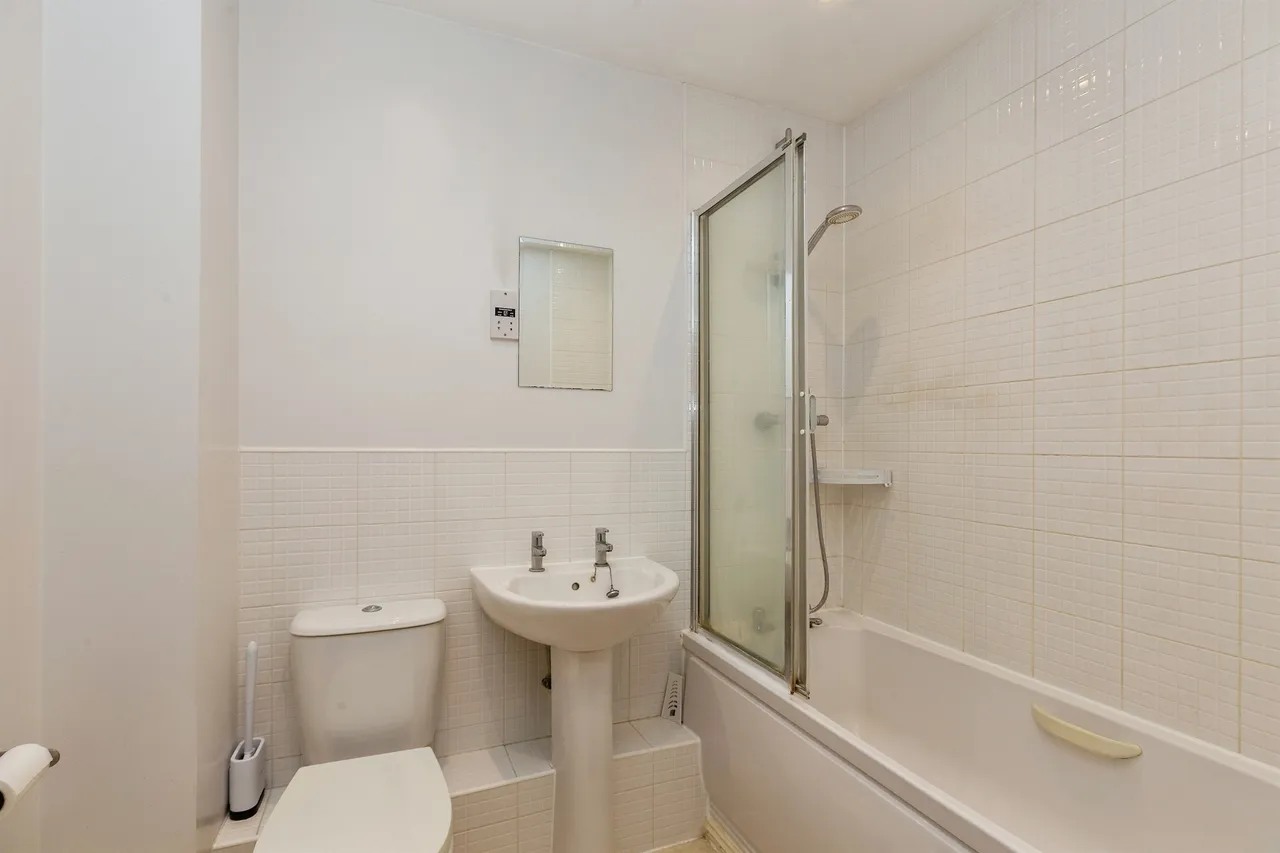 Coxhill Way, Aylesbury, HP21, photo 13
