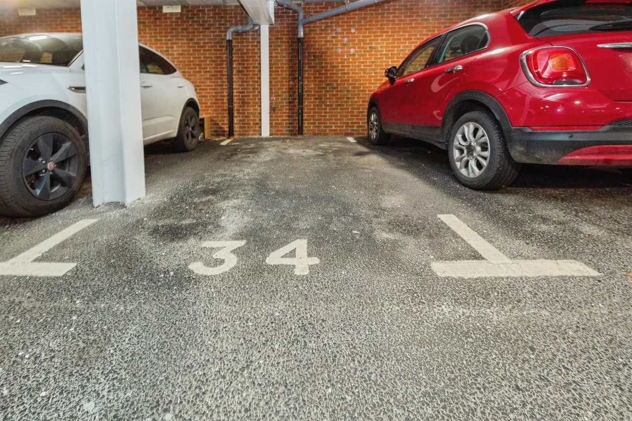 Coxhill Way, Aylesbury, HP21, photo 14