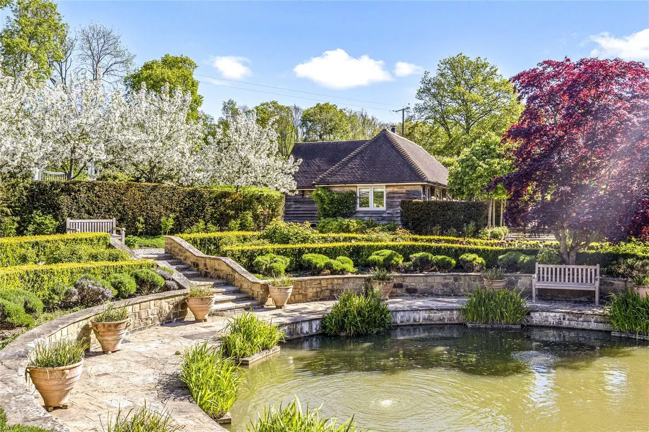Tanyard Lane, Staplefield, Haywards Heath, West Sussex, RH17 6HH, photo 3