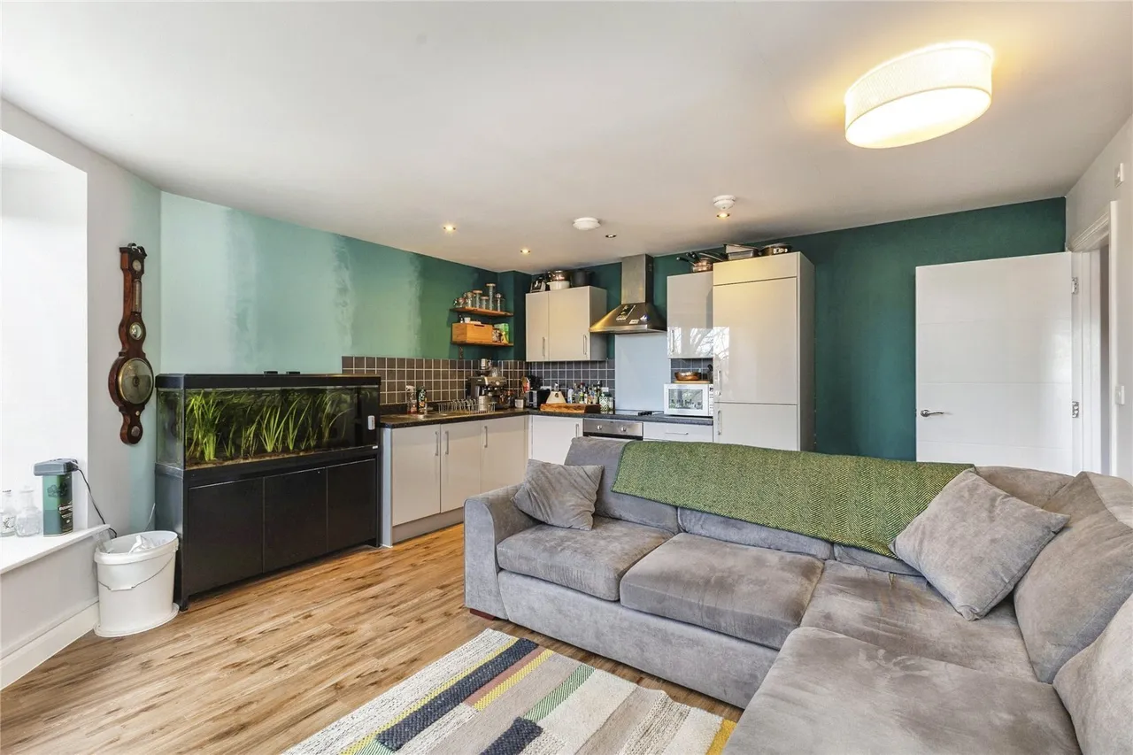 2 bed flat for sale — Elmtree Way, Kingswood, Bristol, BS15