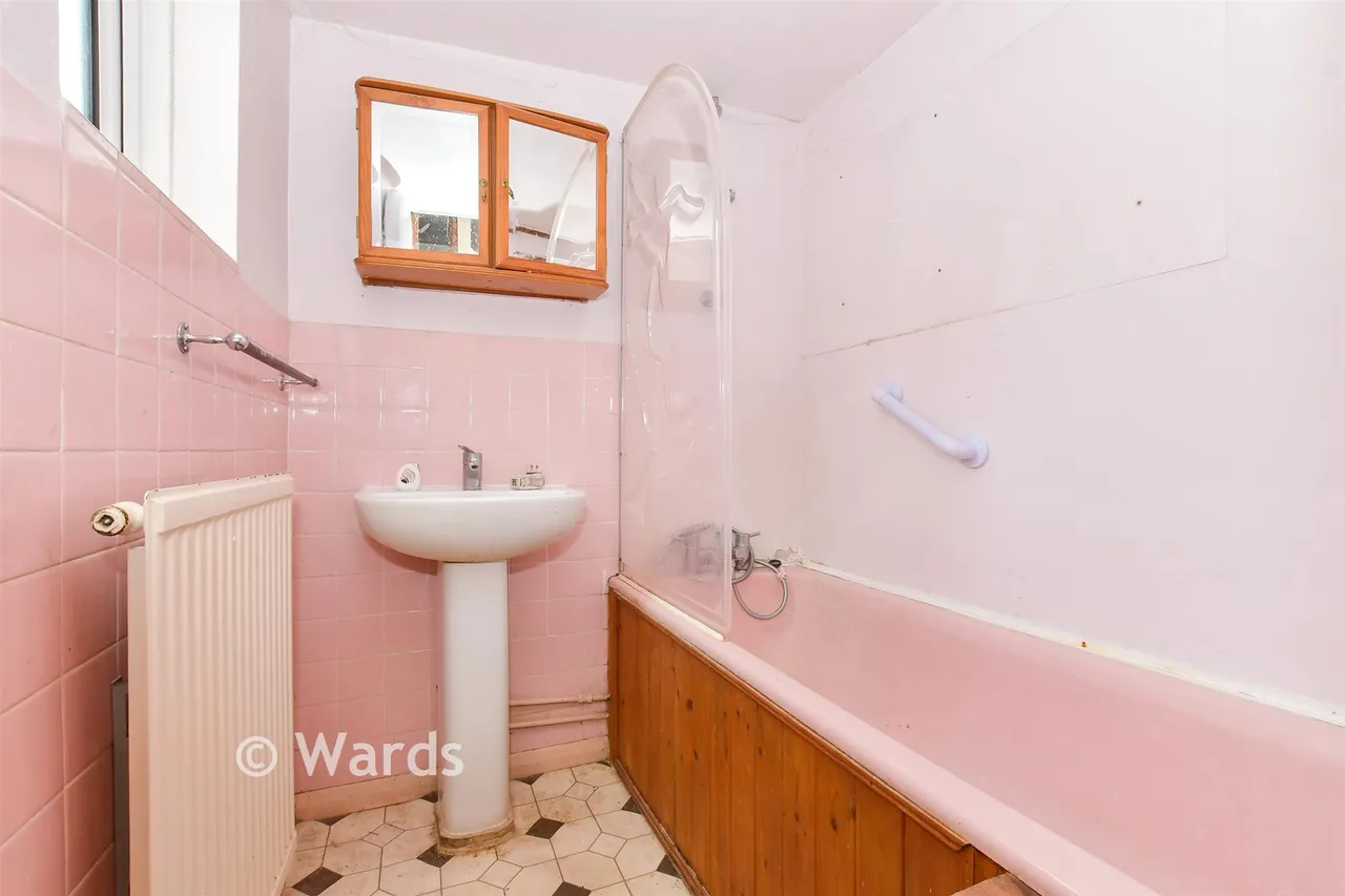 Bowling Street, Sandwich, CT13, photo 13