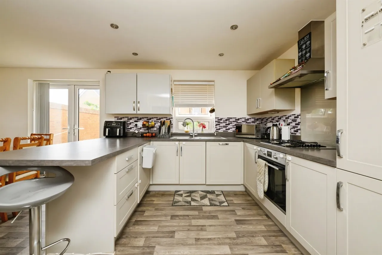 Meadley Place, Hampton Water, Peterborough, photo 5