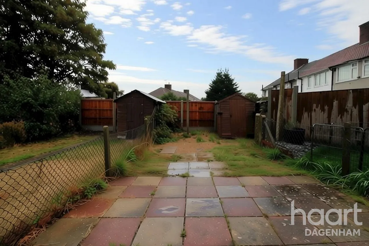 Dagenham, RM9, photo 13