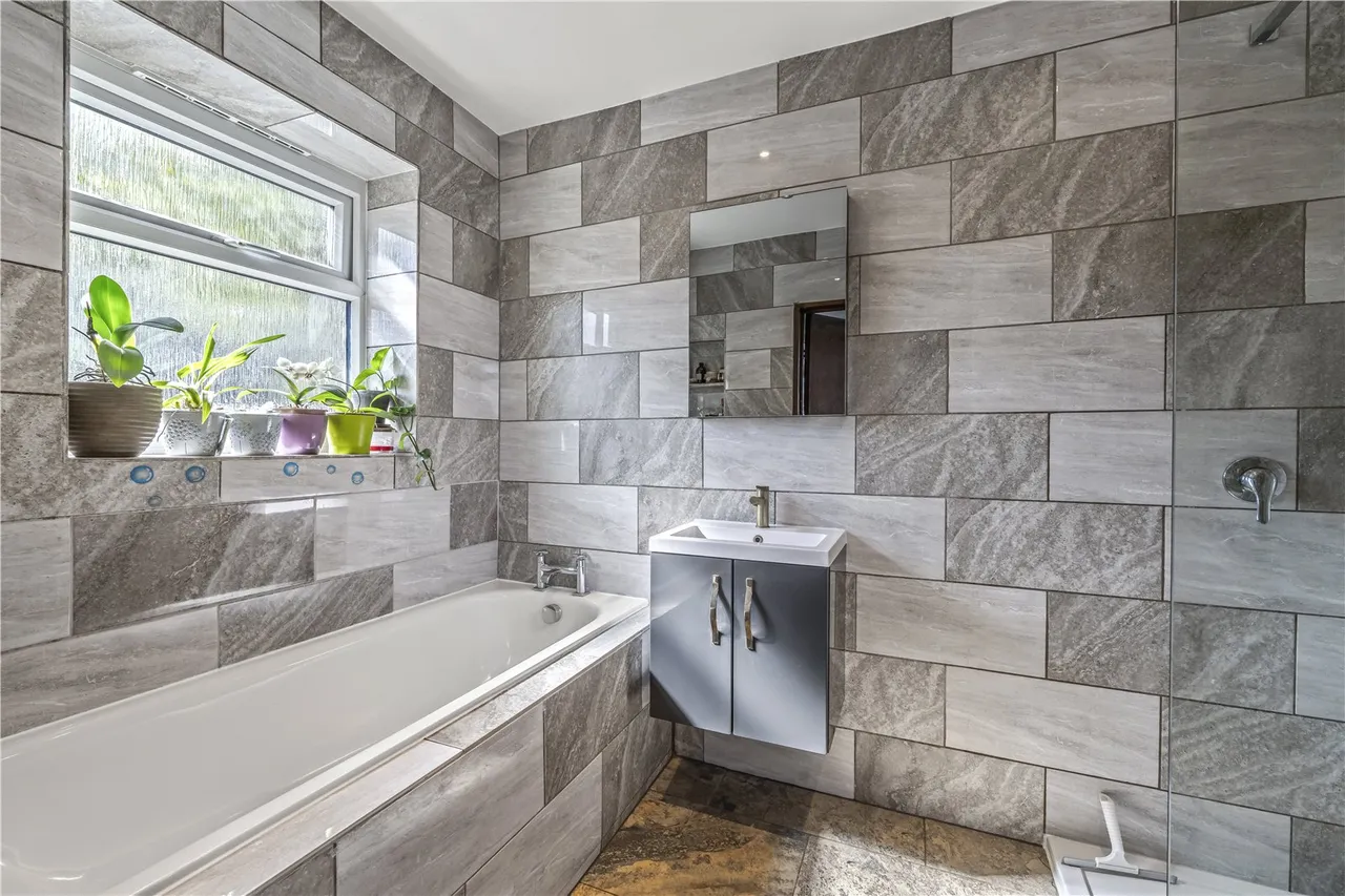 Winchester Road, Feltham, TW13 5JX, photo 6