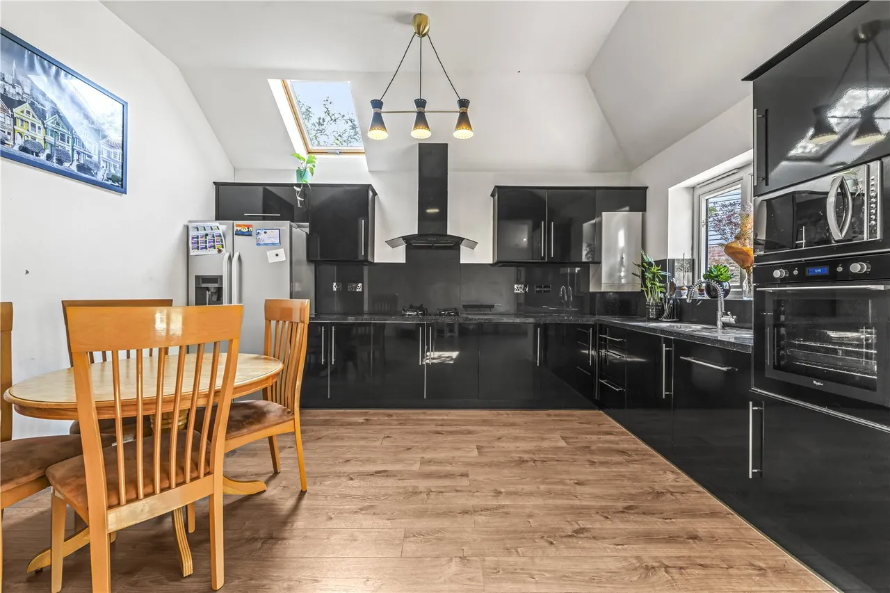 Winchester Road, Feltham, TW13 5JX, photo 3