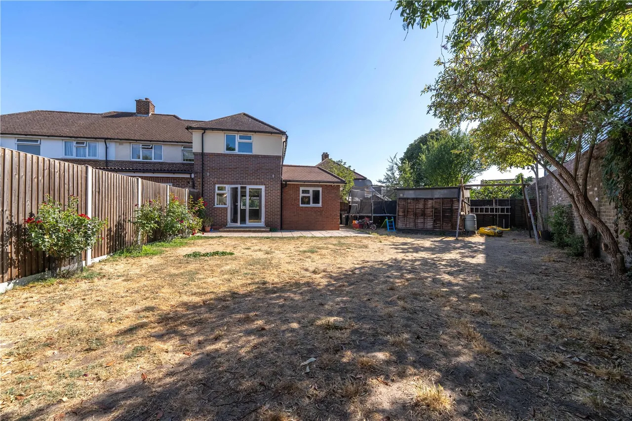 Winchester Road, Feltham, TW13 5JX, photo 9