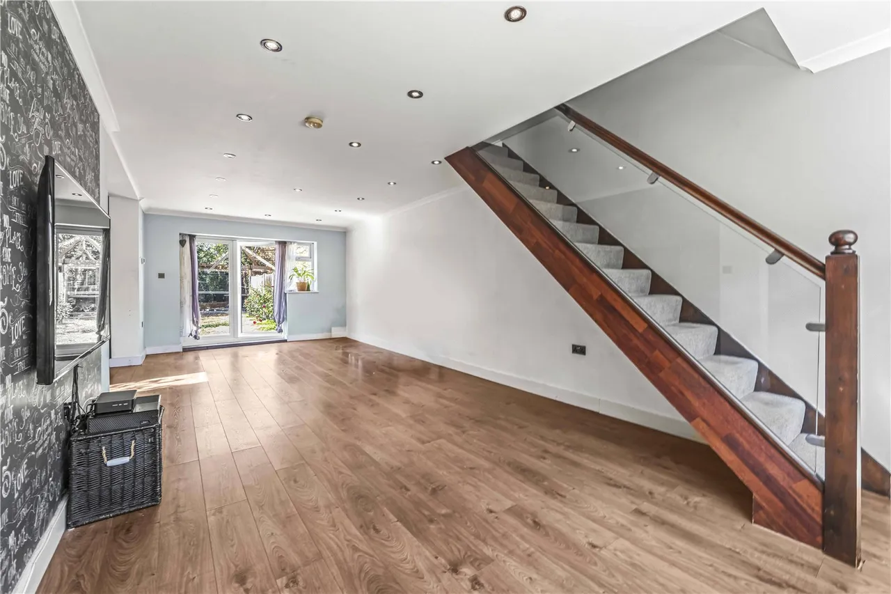 Winchester Road, Feltham, TW13 5JX, photo 5