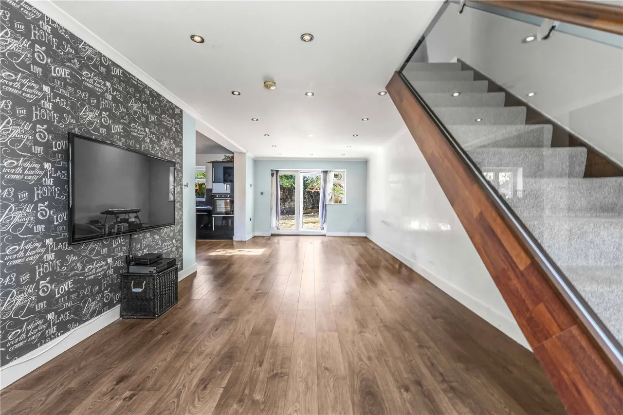 Winchester Road, Feltham, TW13 5JX, photo 4