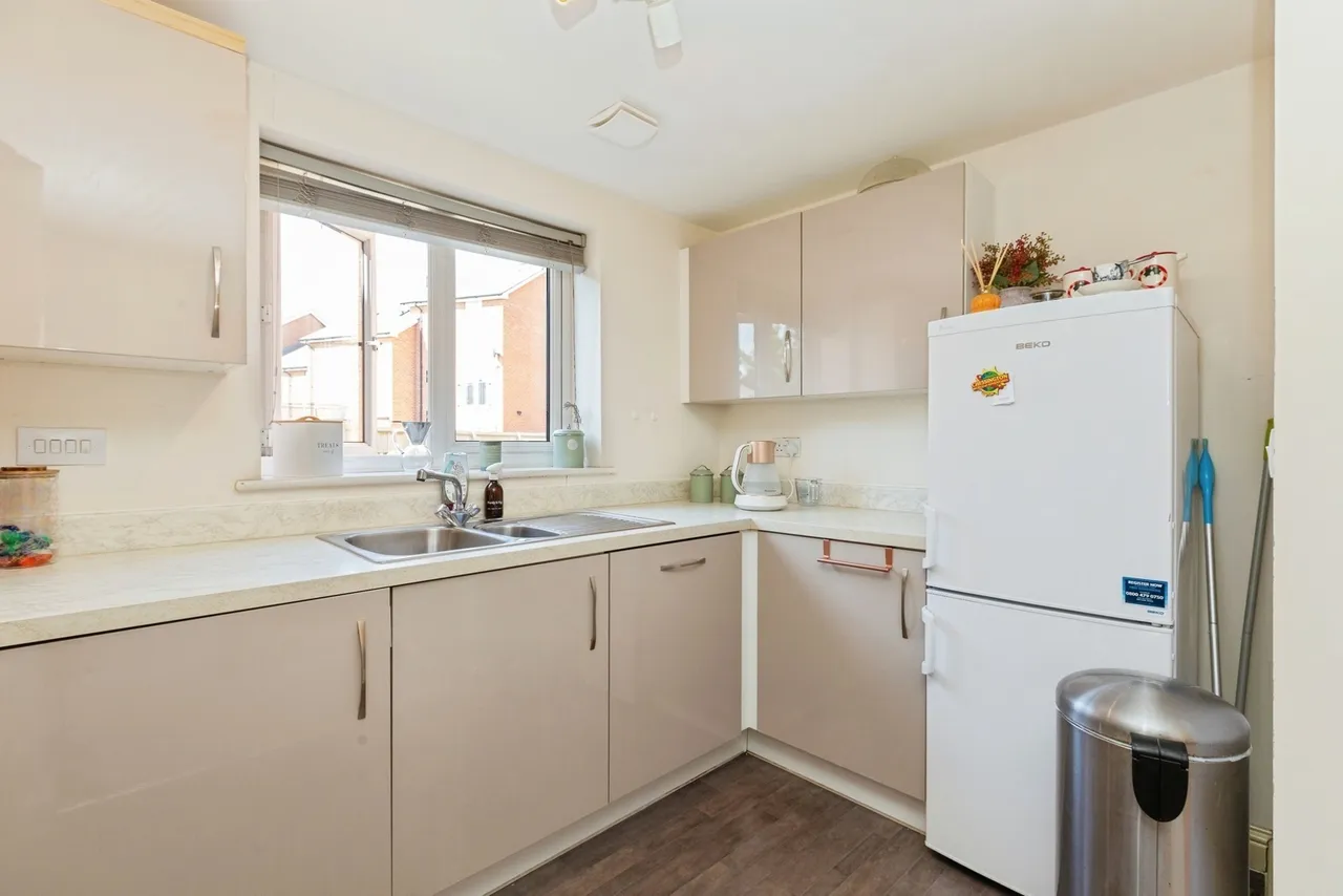 Bicester Road, Aylesbury, Buckinghamshire, HP19, photo 7
