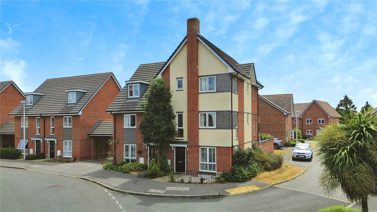 4 bed house for sale — Fullbrook Avenue, Spencers Wood, Reading, Berkshire, RG7 1FE