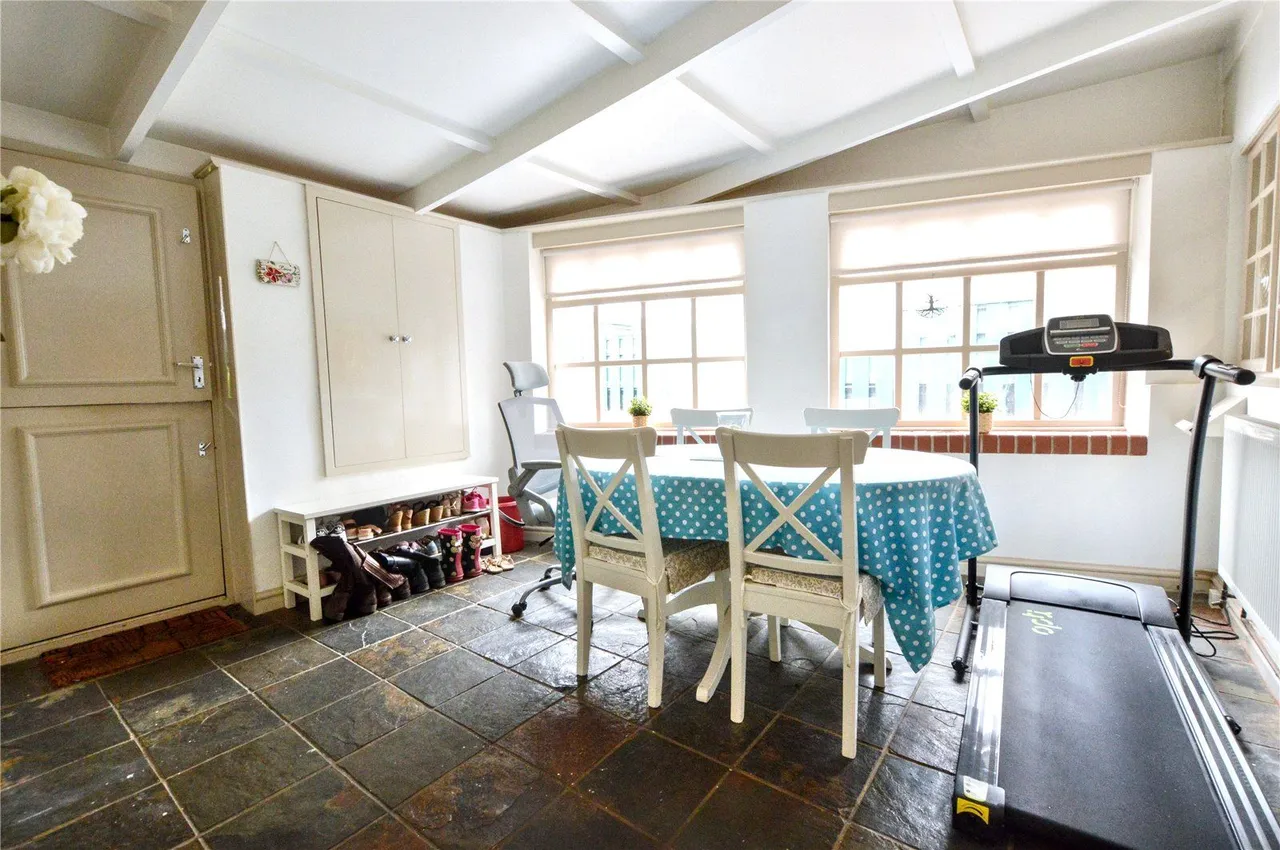 Ashleigh Gardens, Woodlesford, LS26, photo 6