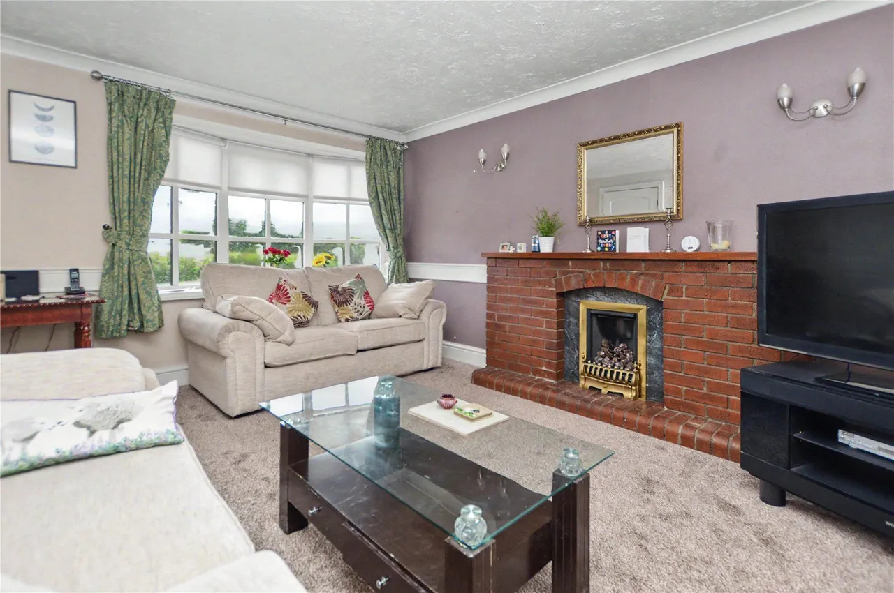 Ashleigh Gardens, Woodlesford, LS26, photo 3