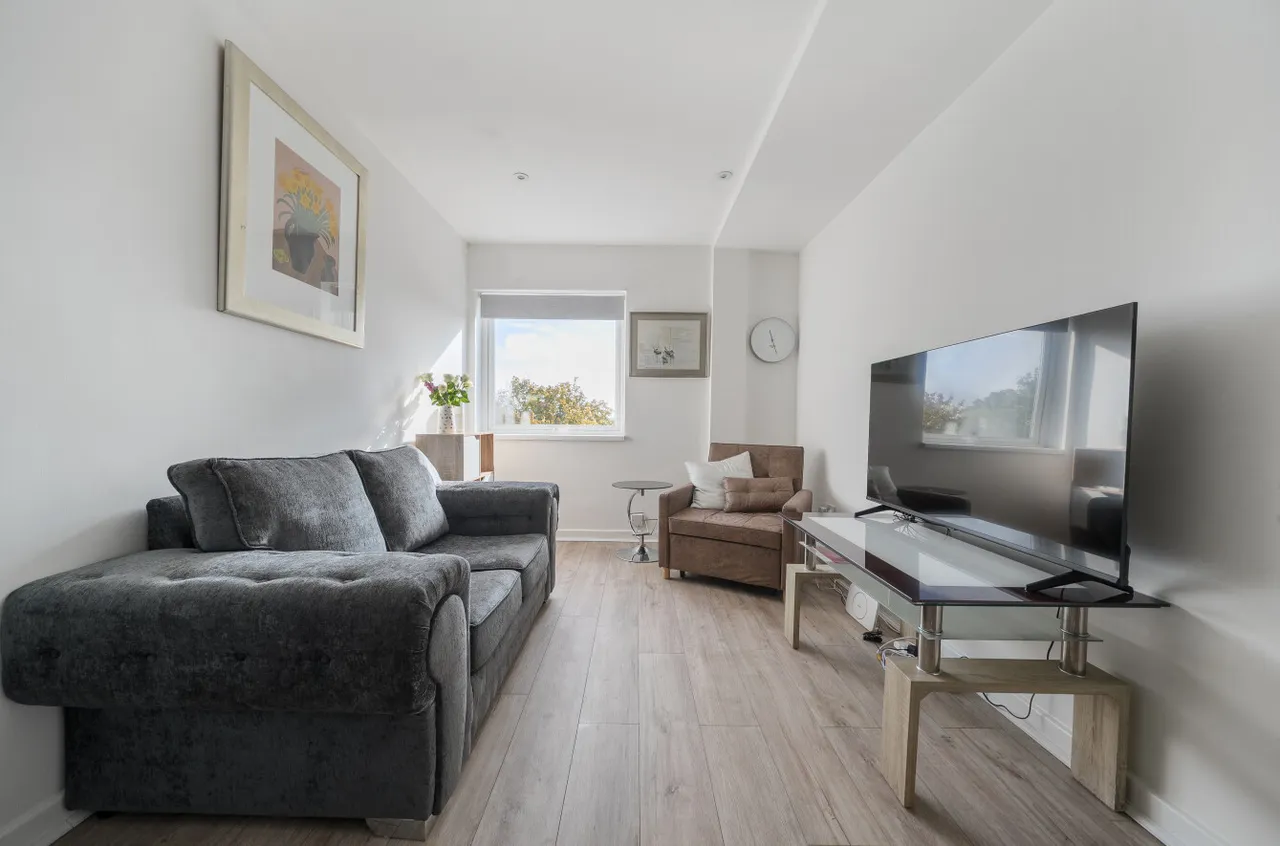 South Street, Gosport, PO12, photo 3