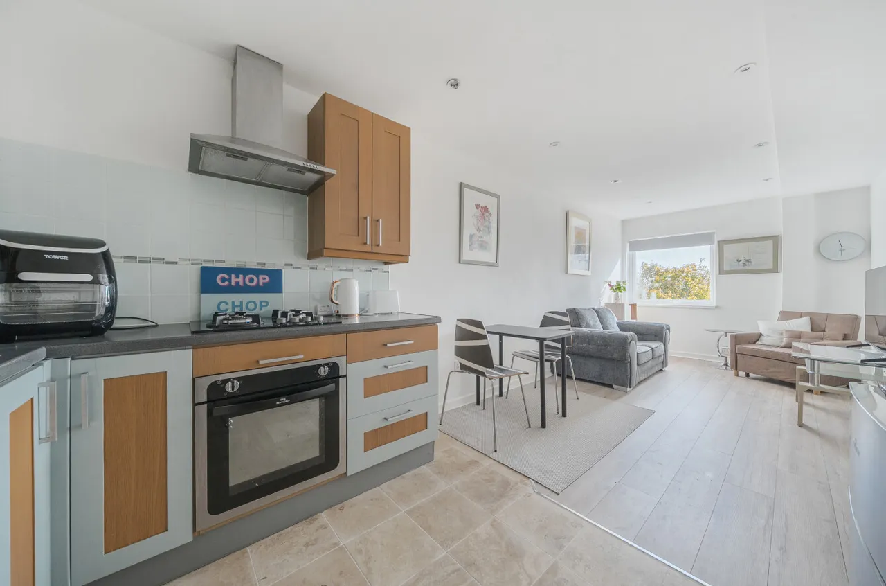 South Street, Gosport, PO12, photo 4