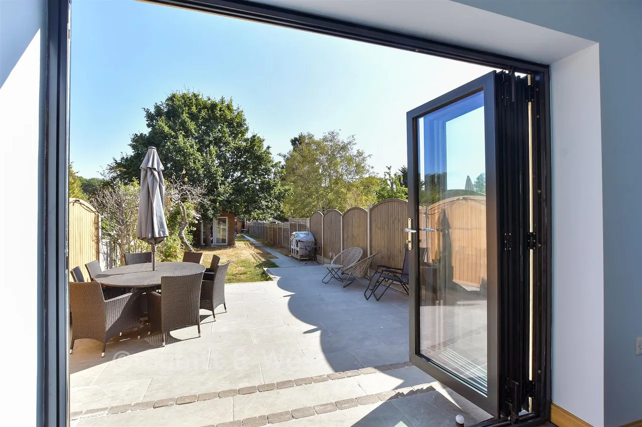 Monson Road, Redhill, RH1, photo 2