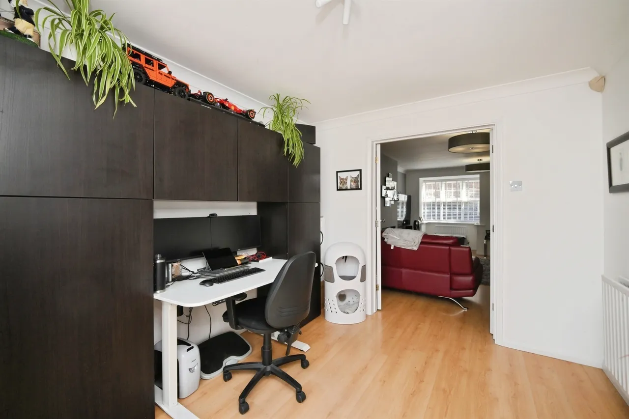 Lawrence Avenue, Stanstead Abbotts, Ware, photo 11