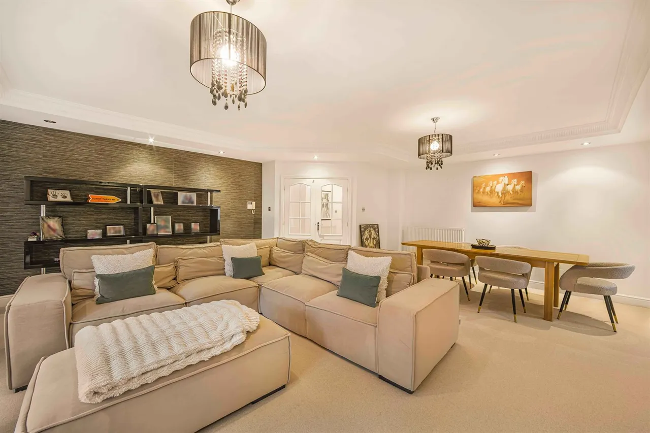 Hazelmere, Altrincham, photo 8