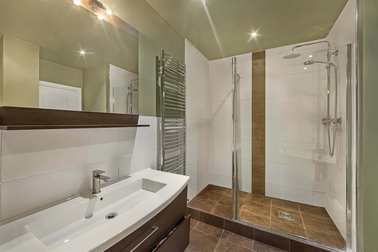 Hazelmere, Altrincham, photo 11