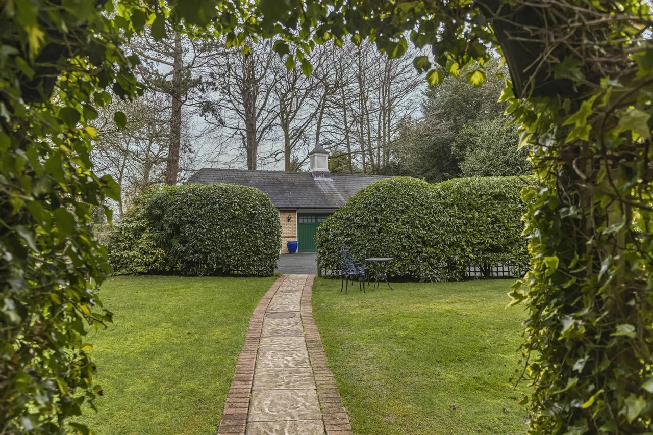 Hazelmere, Altrincham, photo 16