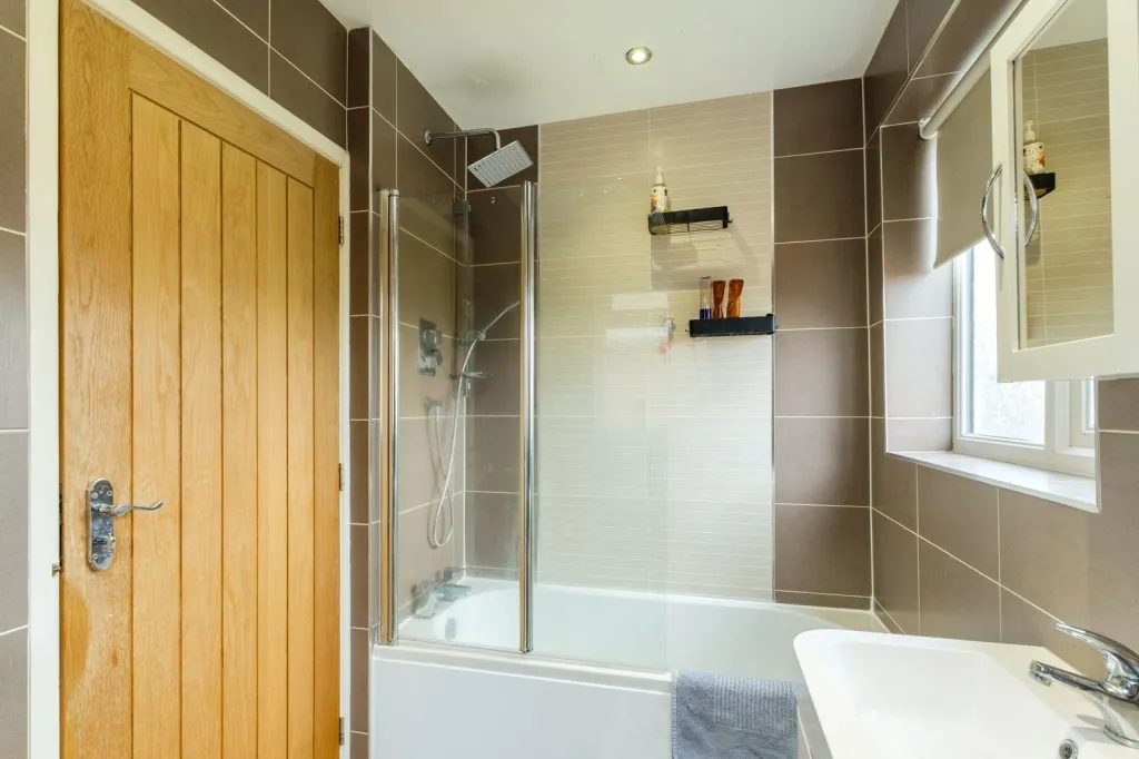 Sycamore Road, East Leake, LE12, photo 11