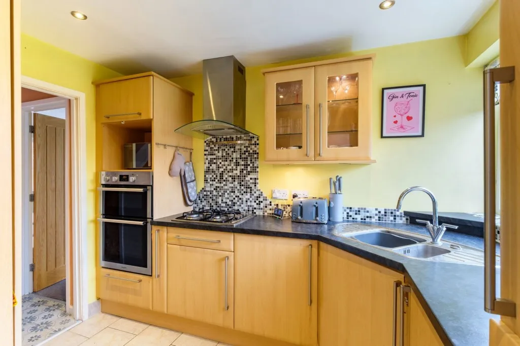 Sycamore Road, East Leake, LE12, photo 3