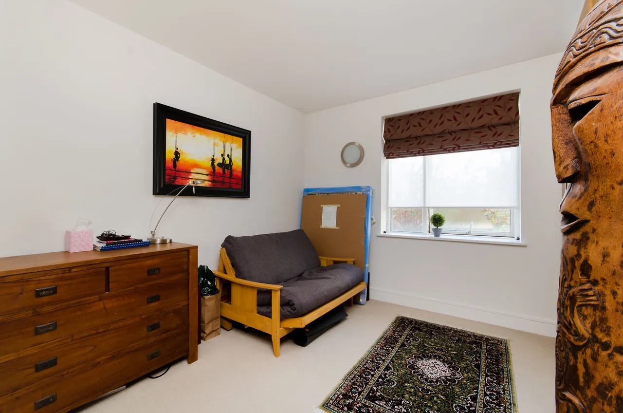 Flat 2, 3 Llanvanor Road, London, photo 4
