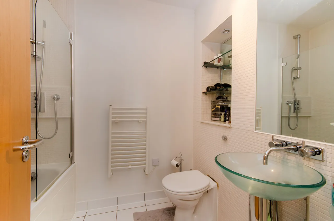 Flat 2, 3 Llanvanor Road, London, photo 11