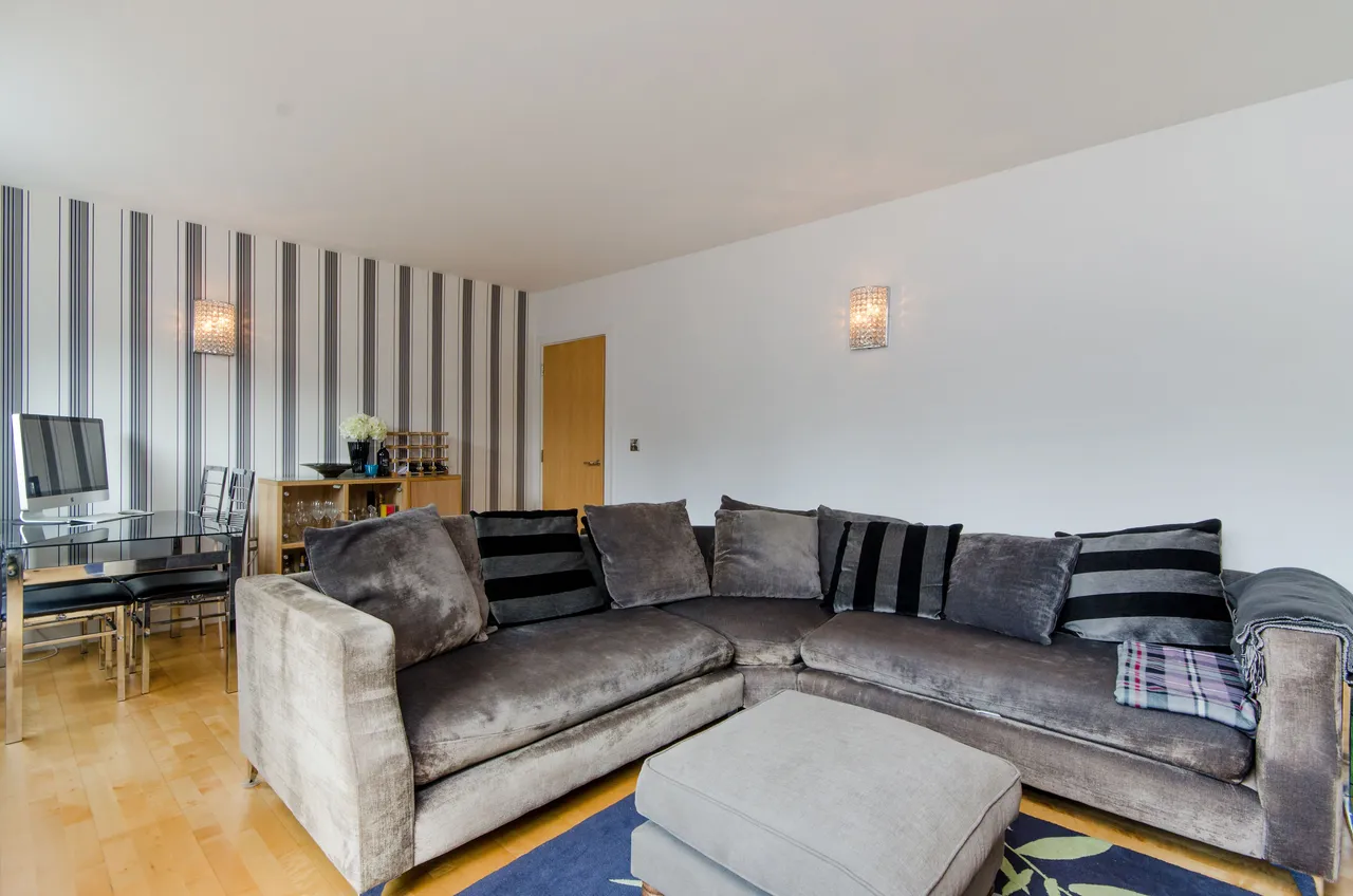 Flat 2, 3 Llanvanor Road, London, photo 6