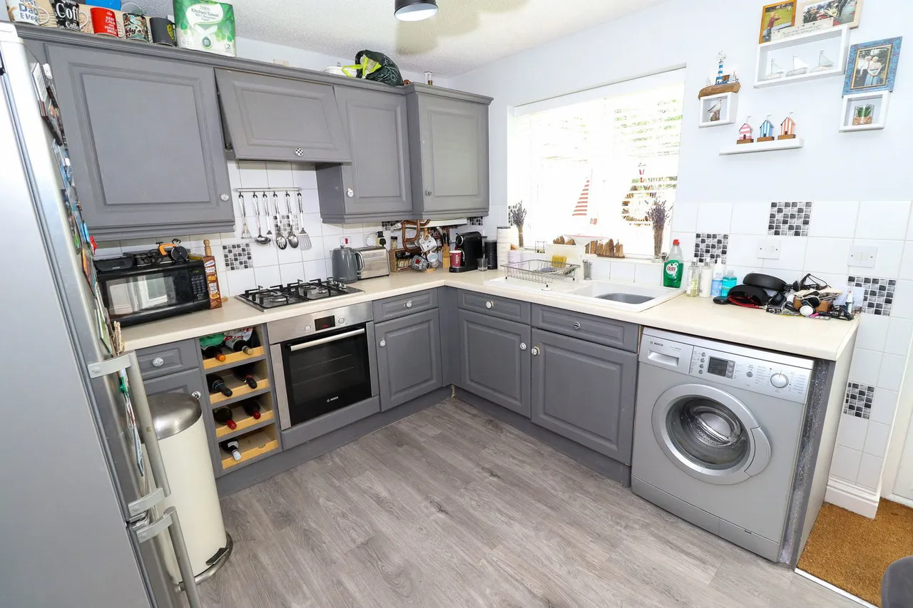 Centenary Way, Brampton, PE28, photo 3