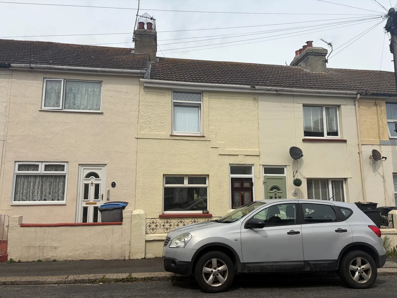 2 bed house to rent — Wyndham Road, Dover