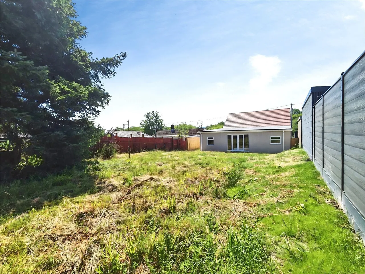 Cefn Byrle Road, Coelbren, SA10, photo 17