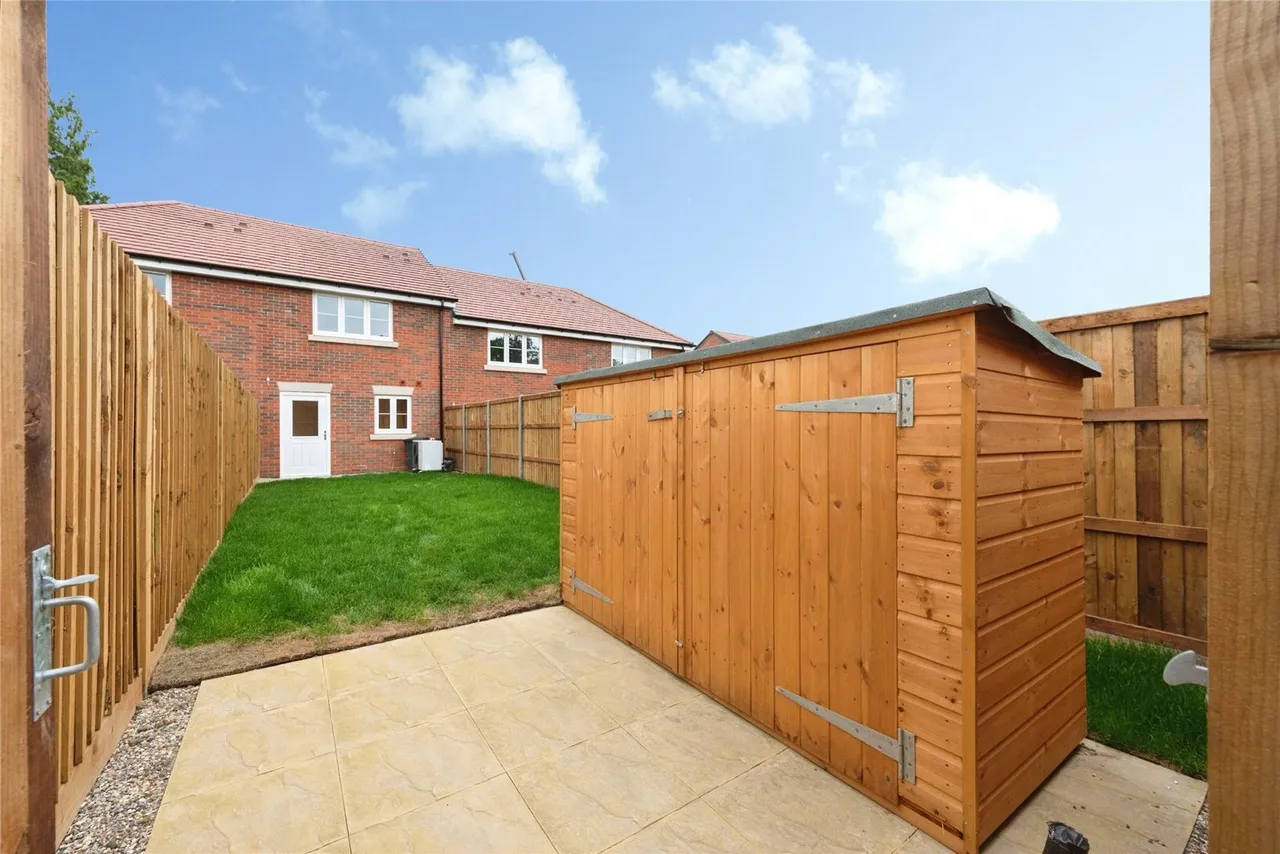 Chobham Road, Frimley, GU16, photo 12
