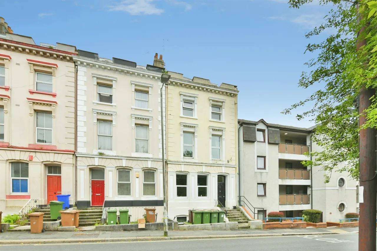 2 bed flat for sale — Gascoyne Place, Plymouth
