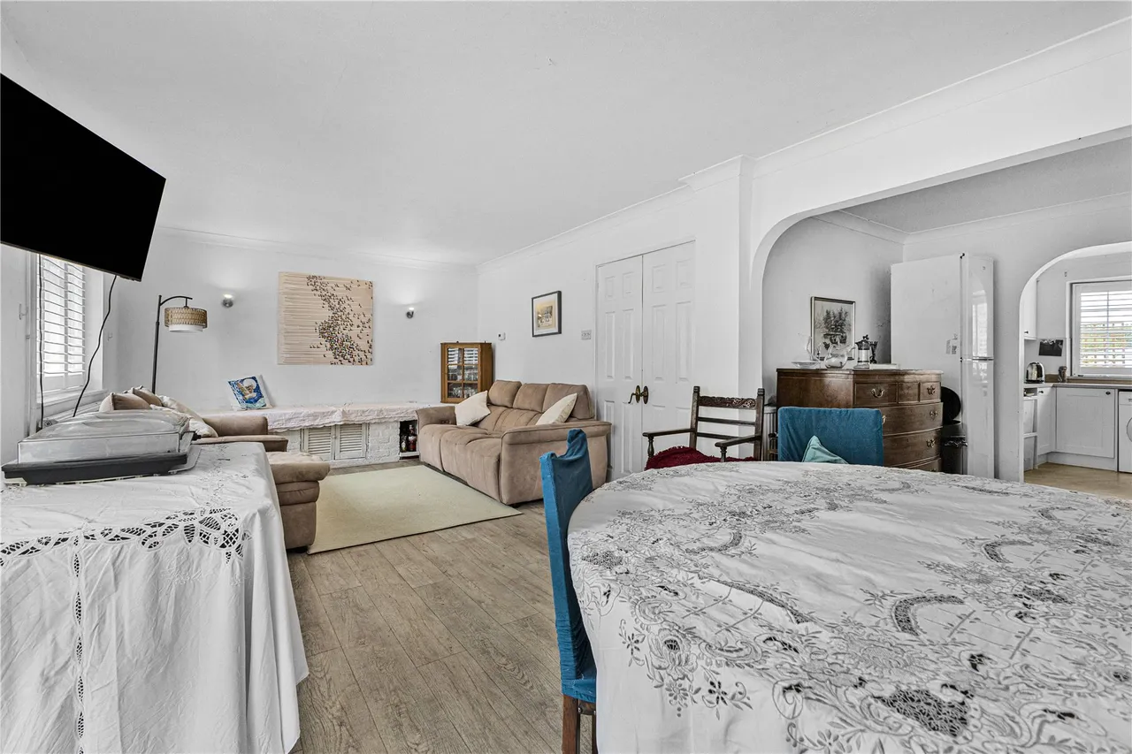 Revesby Close, West End, GU24, photo 5