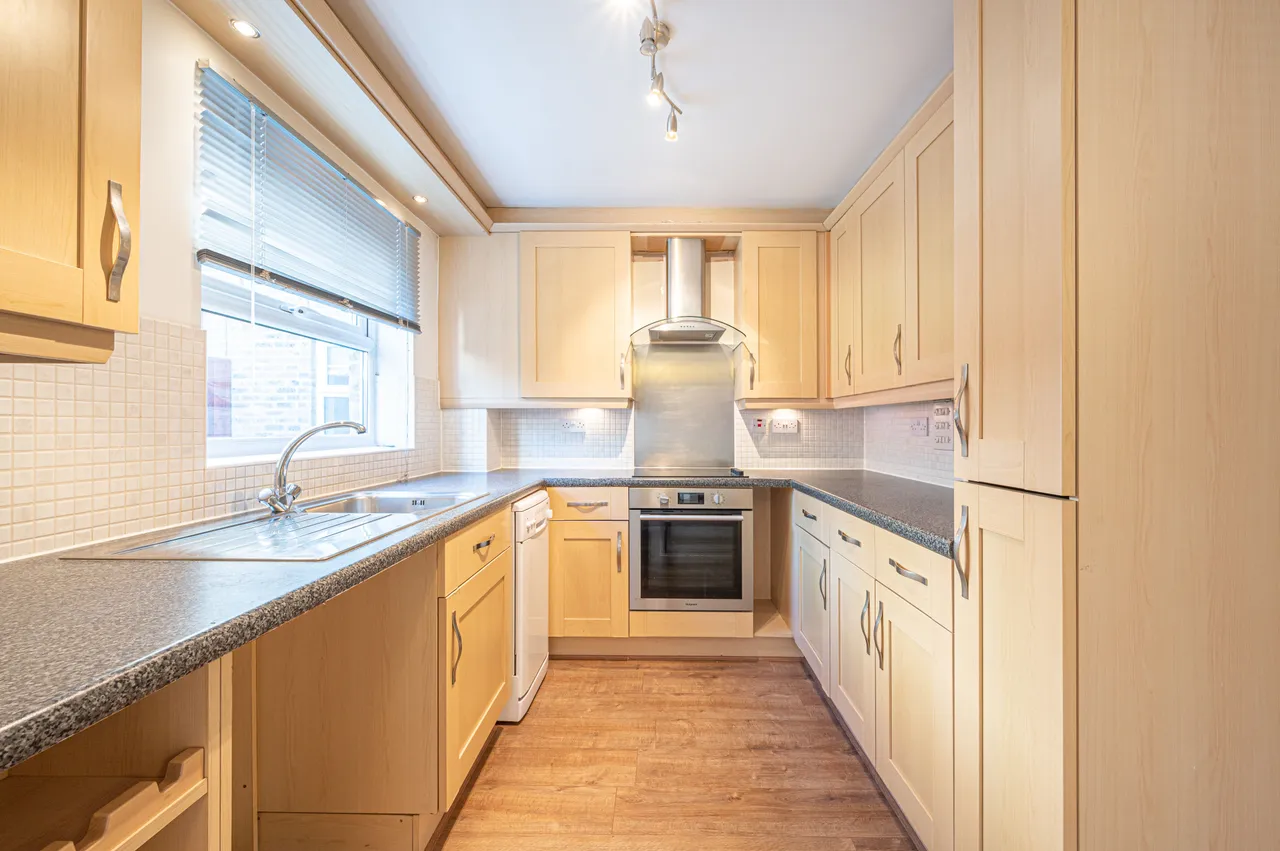 84 Lancaster Road, Barnet, photo 4
