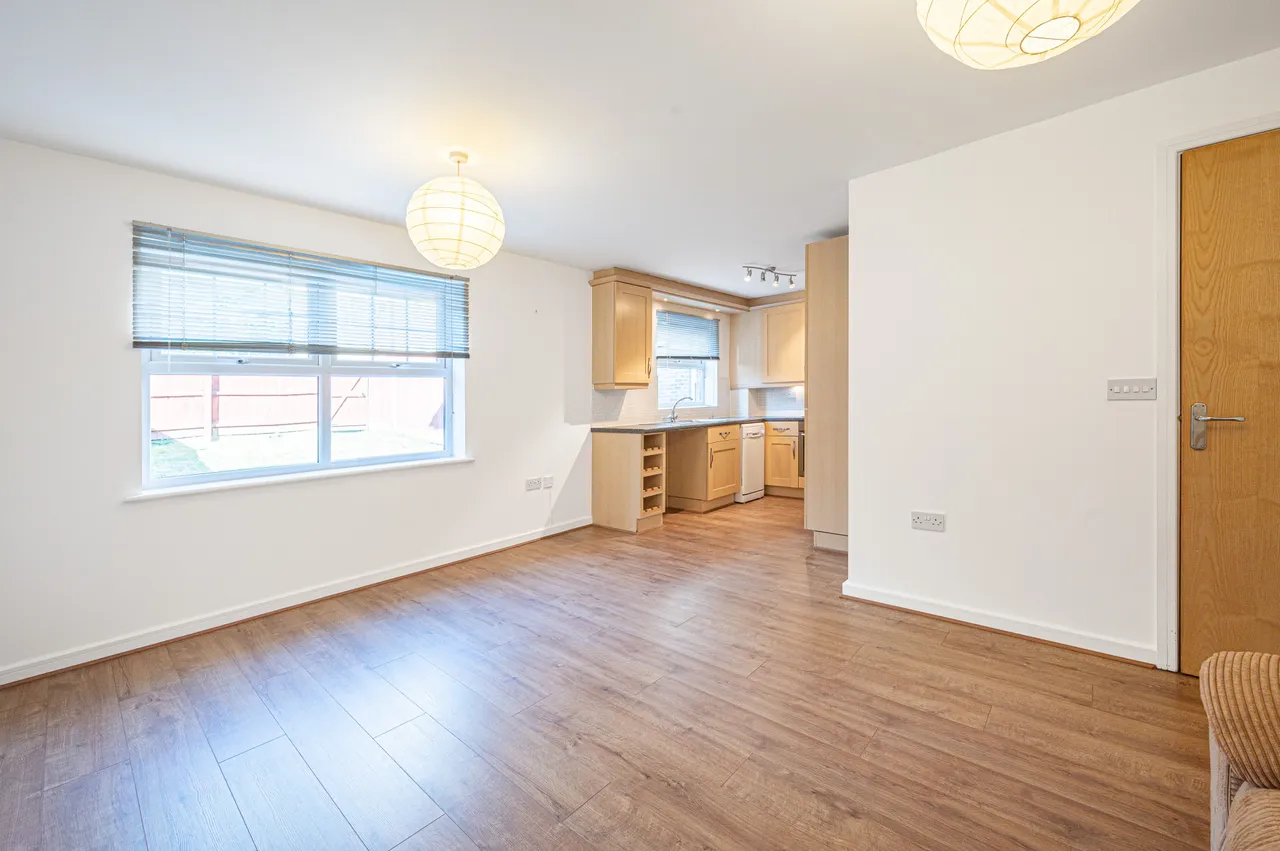 84 Lancaster Road, Barnet, photo 3