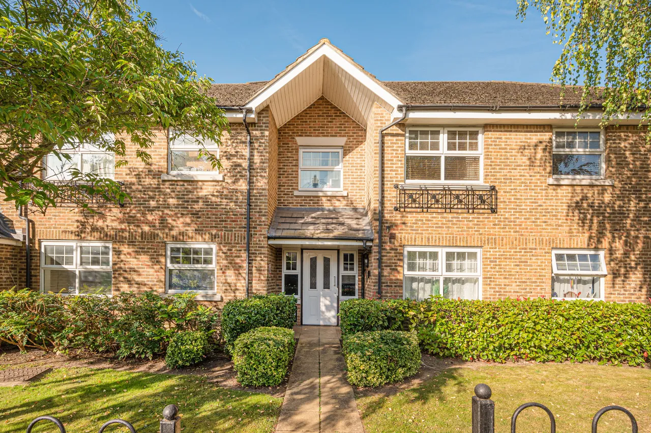 2 bed flat to rent — 84 Lancaster Road, Barnet