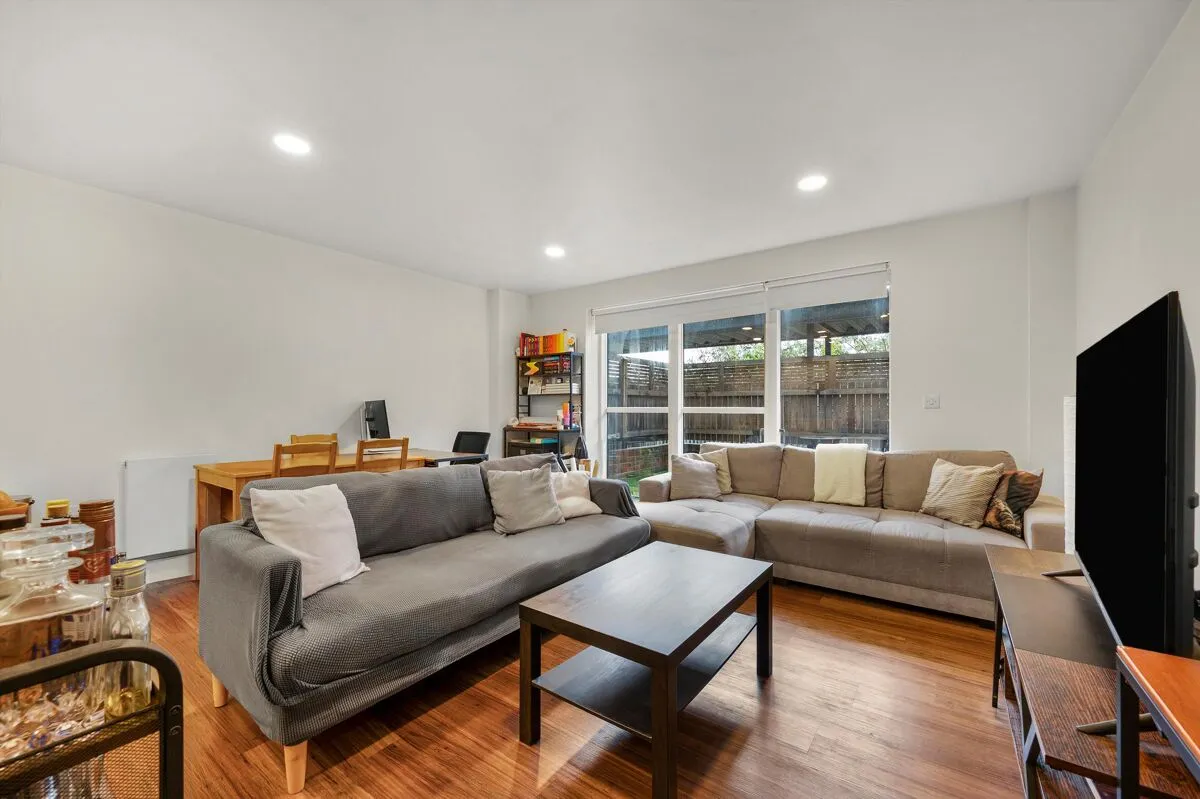 2 bed flat for sale, Market Road, London, N7