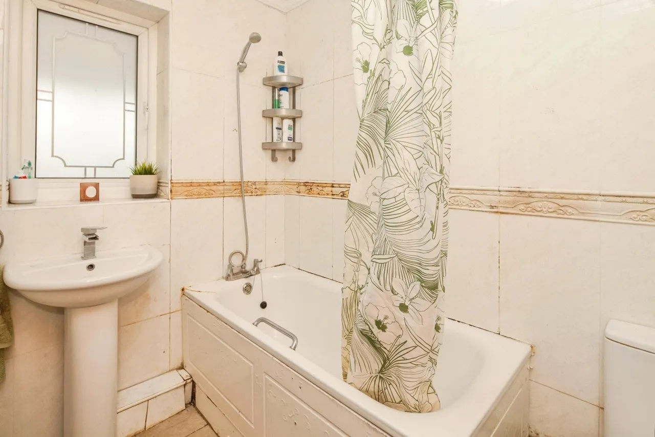 Batten Street, London, SW11, photo 3