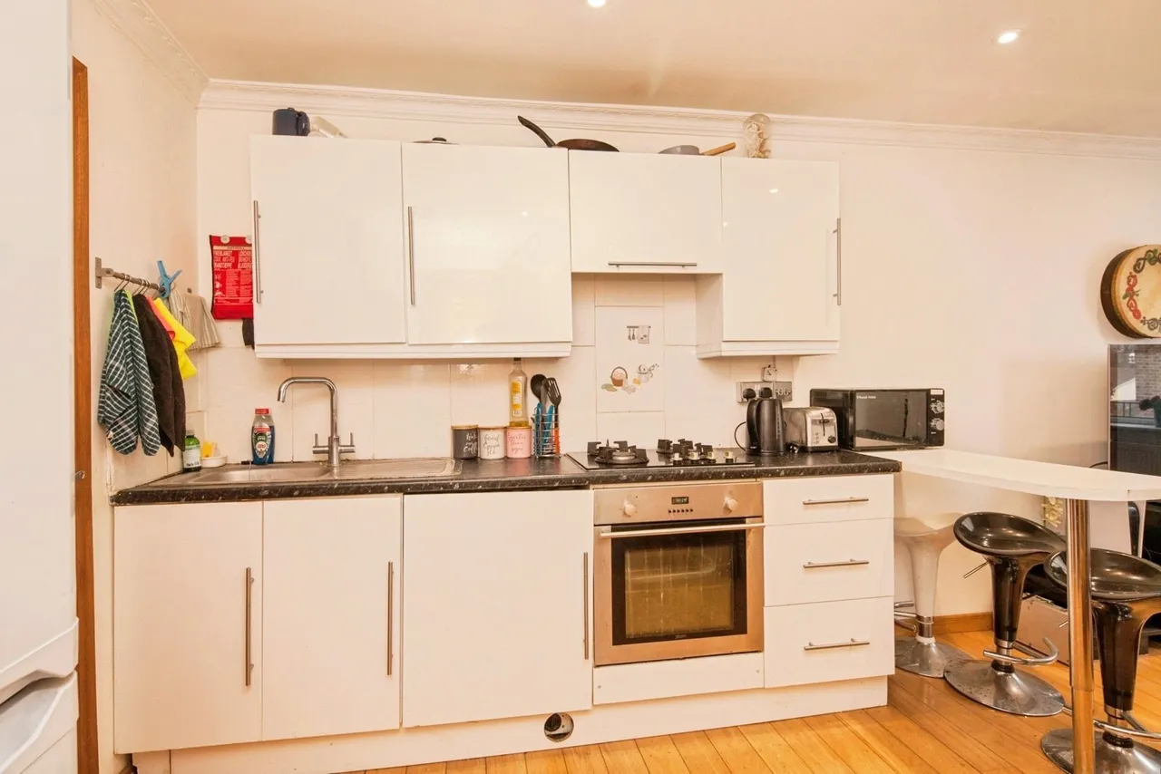 Batten Street, London, SW11, photo 5