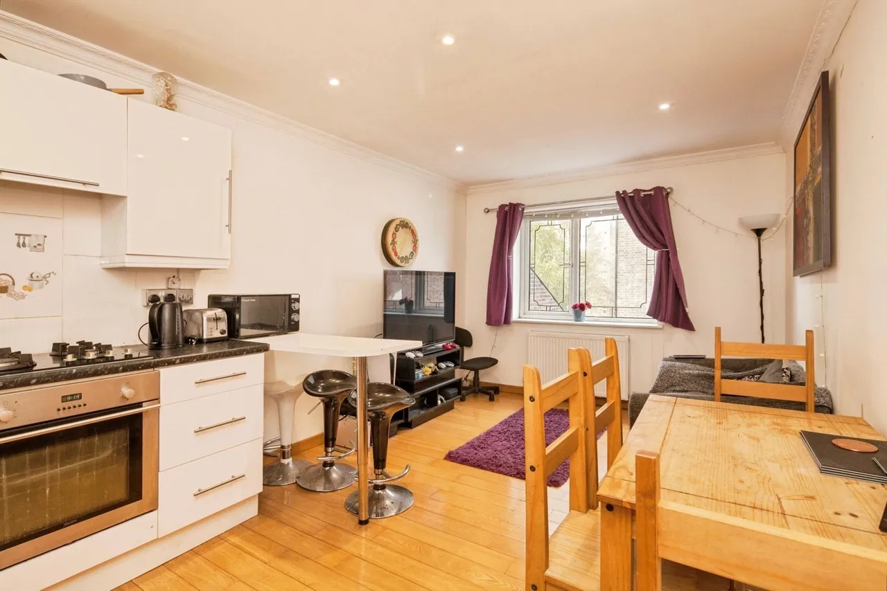 Batten Street, London, SW11, photo 4