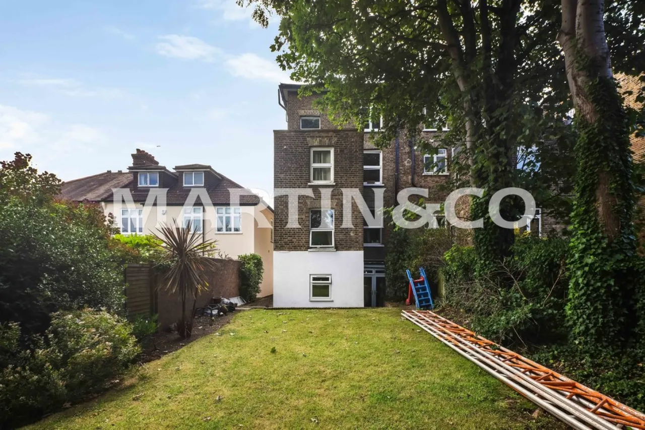 Grosvenor Road, Wanstead, London, photo 2