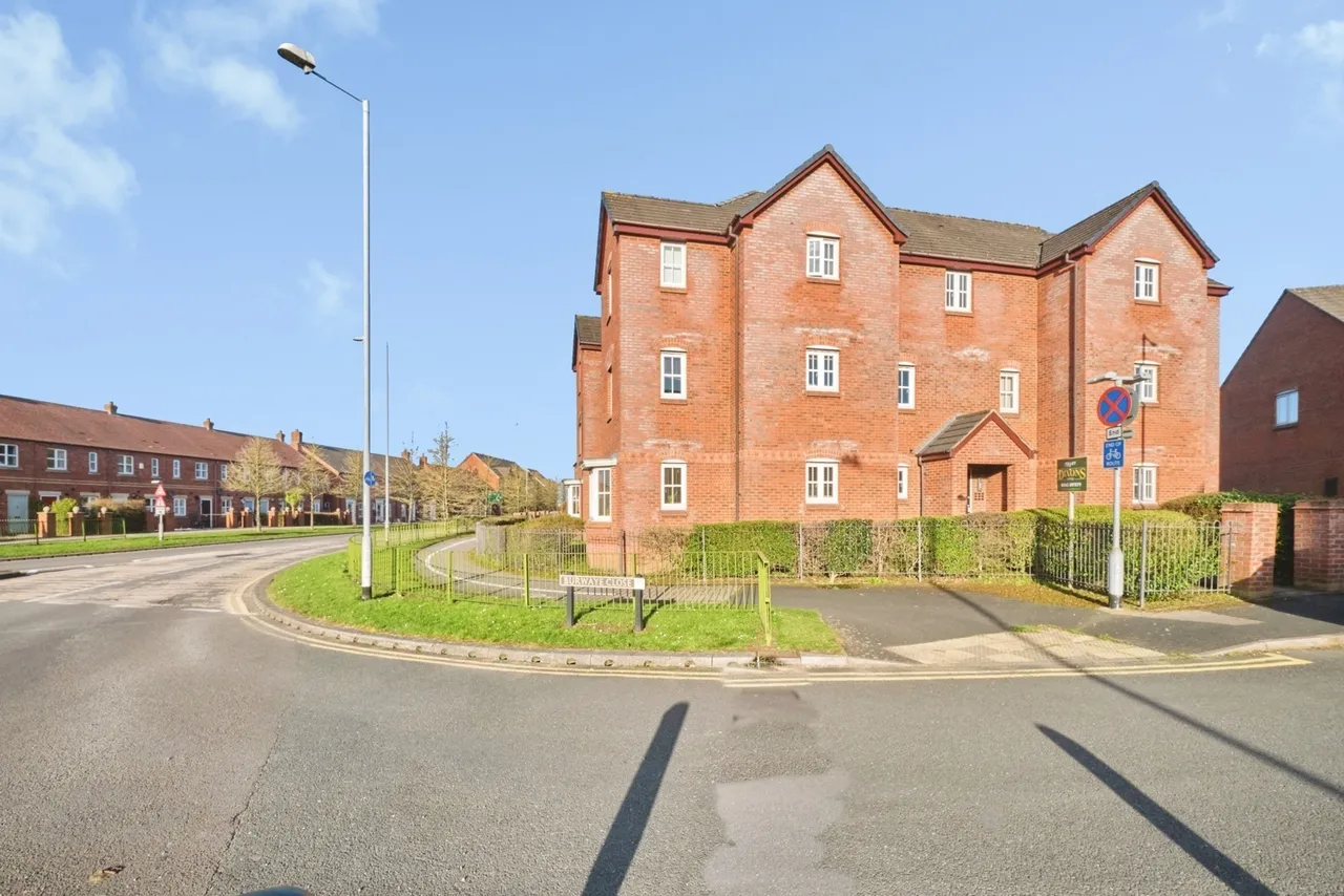 1 bed flat for sale, Burwaye Close, Lichfield, WS13