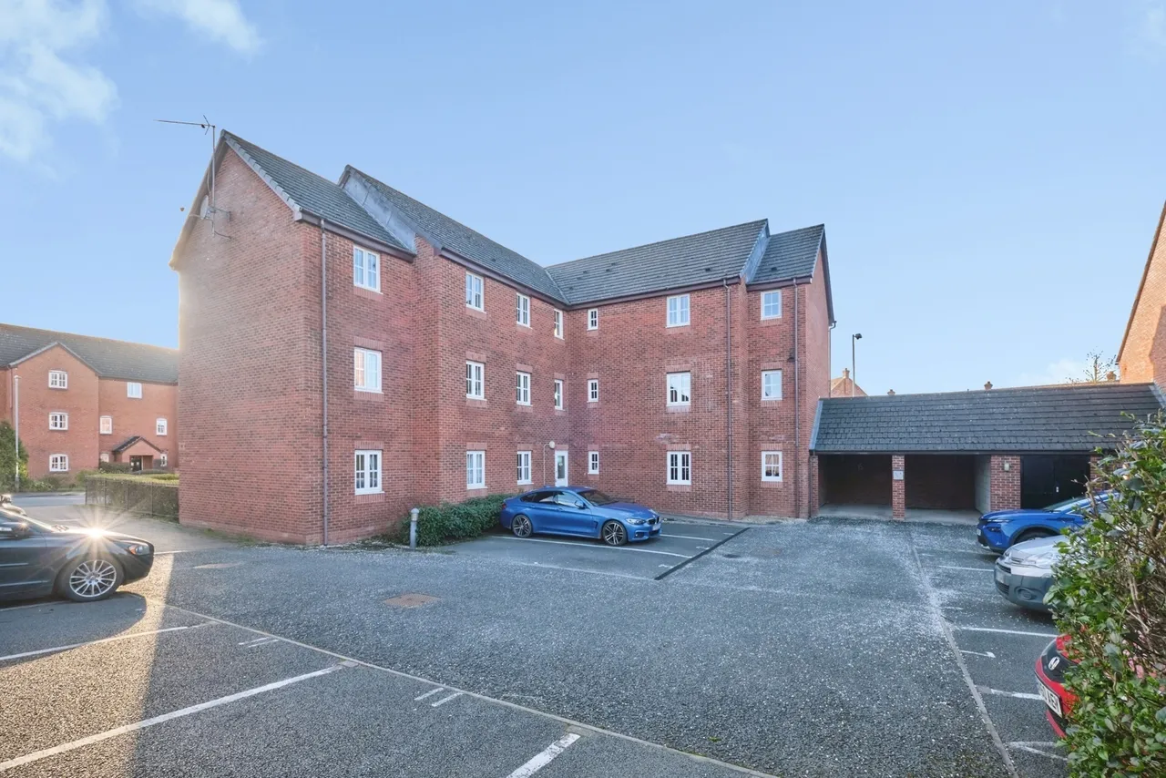 Burwaye Close, Lichfield, WS13, photo 14