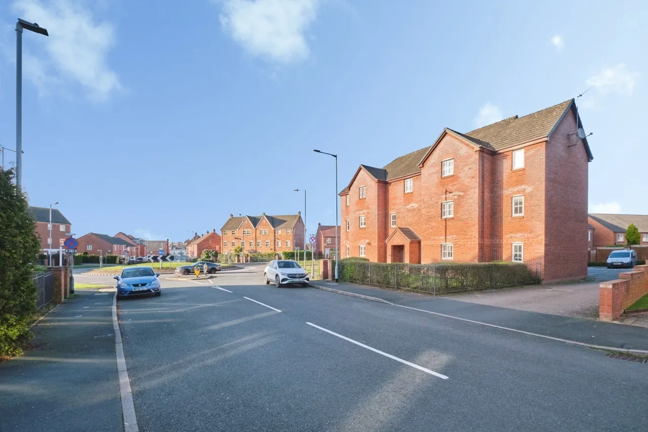 Burwaye Close, Lichfield, WS13, photo 15