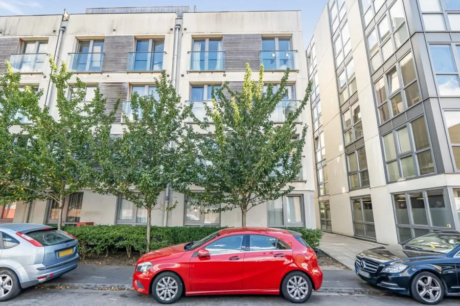 2 bed flat for sale, Garden Road, Richmond, TW9