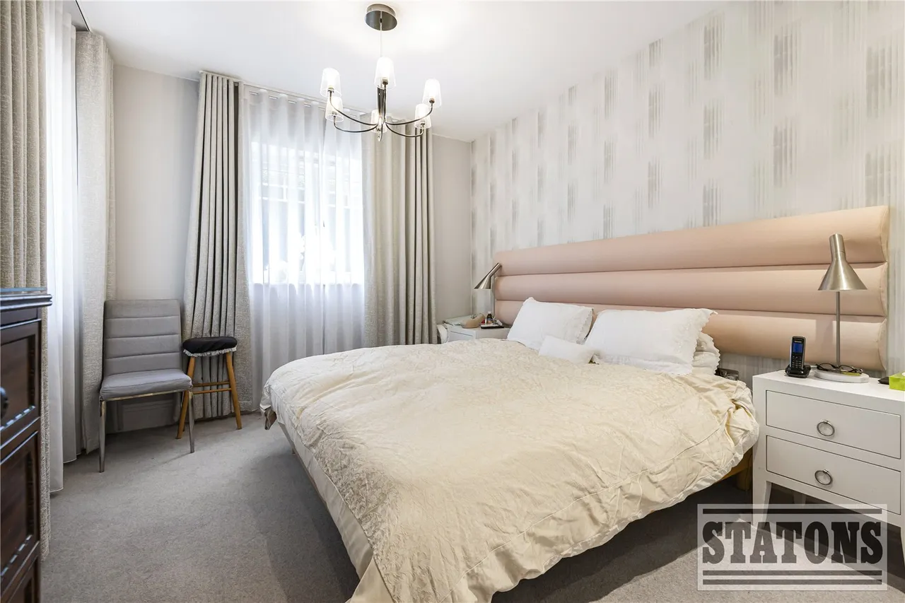 Coombehurst Close, Hadley Wood, EN4 0JU, photo 10