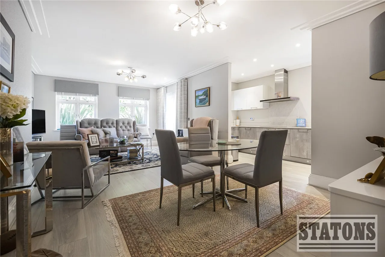 Coombehurst Close, Hadley Wood, EN4 0JU, photo 5